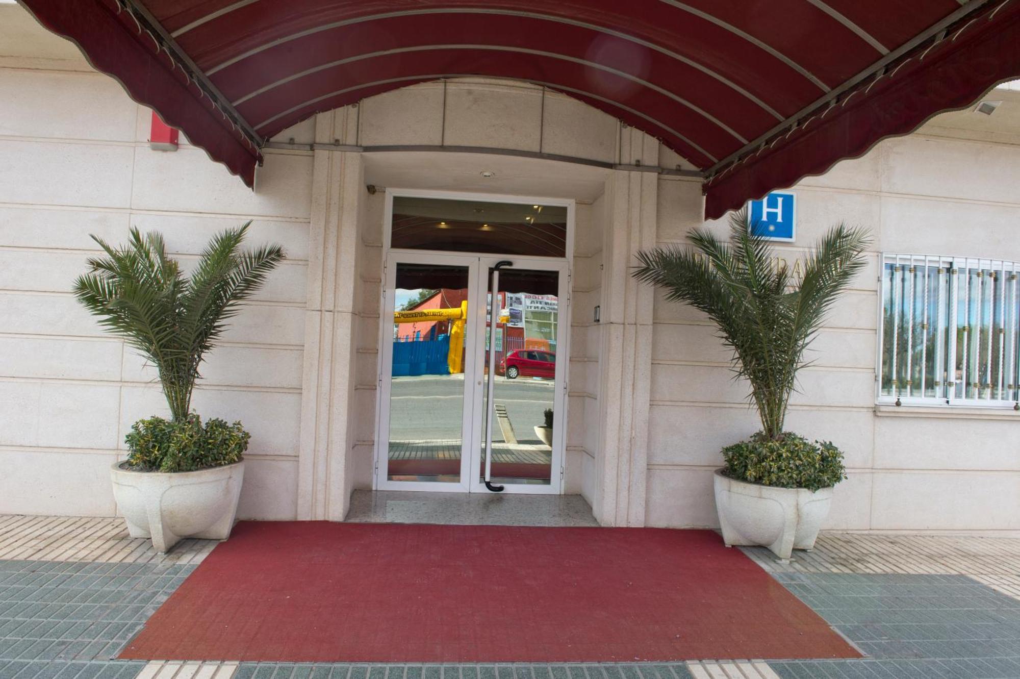 埃斯库德罗酒店 雷阿尔城 外观 照片
